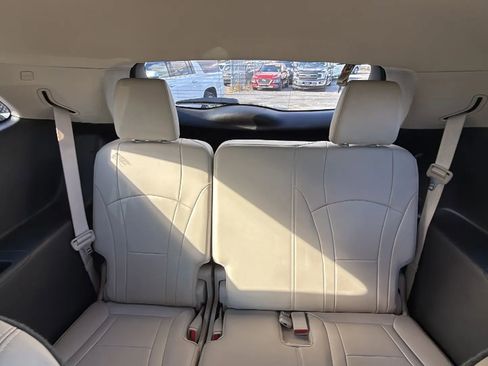 Used 2019 Buick Enclave Essence image 28