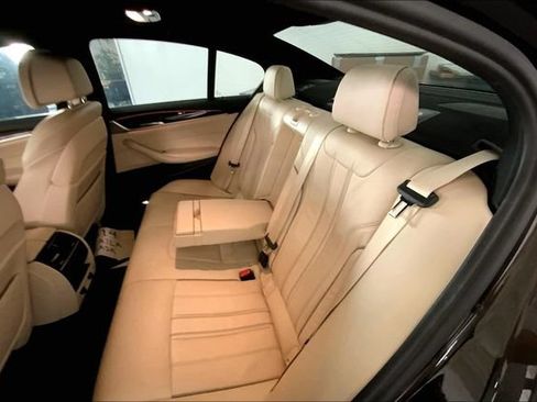Used 2017 BMW 530i RWD image 12