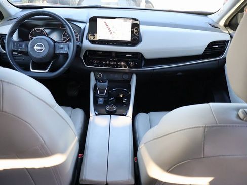 Used 2023 Nissan Rogue SL w/ SL Premium Package image 13