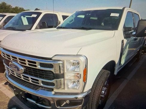 Used 2025 Ford F250 XLT w/ FX4 Off-Road Package AWD/4WD image 5