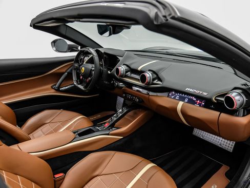 Used 2022 Ferrari 812 GTS RWD image 59