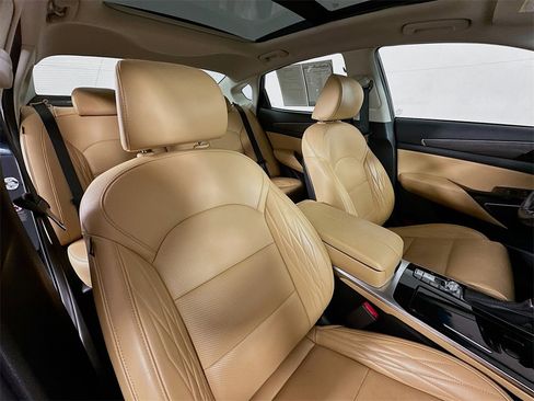 Used 2020 Kia Cadenza Limited image 30