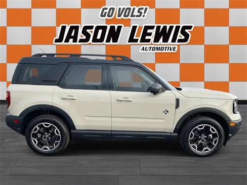 Used 2025 Ford Bronco Sport Outer Banks w/ Outer Banks Tech Package+ image 2