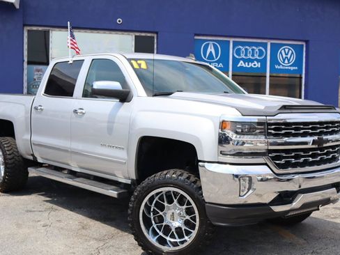 Used 2017 Chevrolet Silverado 1500 LTZ AWD/4WD image 3