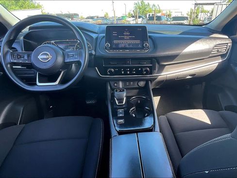 Used 2024 Nissan Rogue S image 16