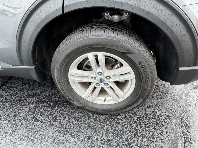 Used 2024 Ford Explorer XLT w/ Equipment Group 202A AWD/4WD image 7