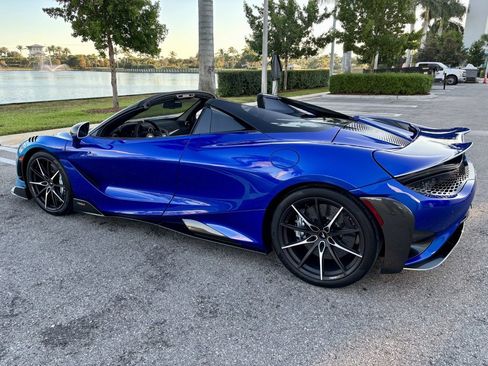 Used 2022 McLaren 765LT image 13