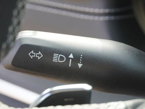 Used 2023 Jeep Grand Cherokee L Laredo image 29