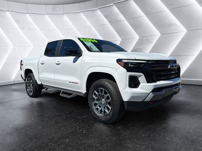 Used 2024 Chevrolet Colorado Z71 w/ Z71 Convenience Package 2