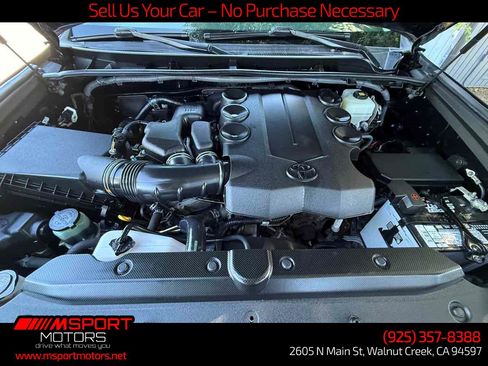 Used 2018 Toyota 4Runner SR5 AWD/4WD image 27