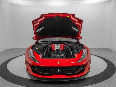 Used 2019 Ferrari 812 Superfast Base image 19