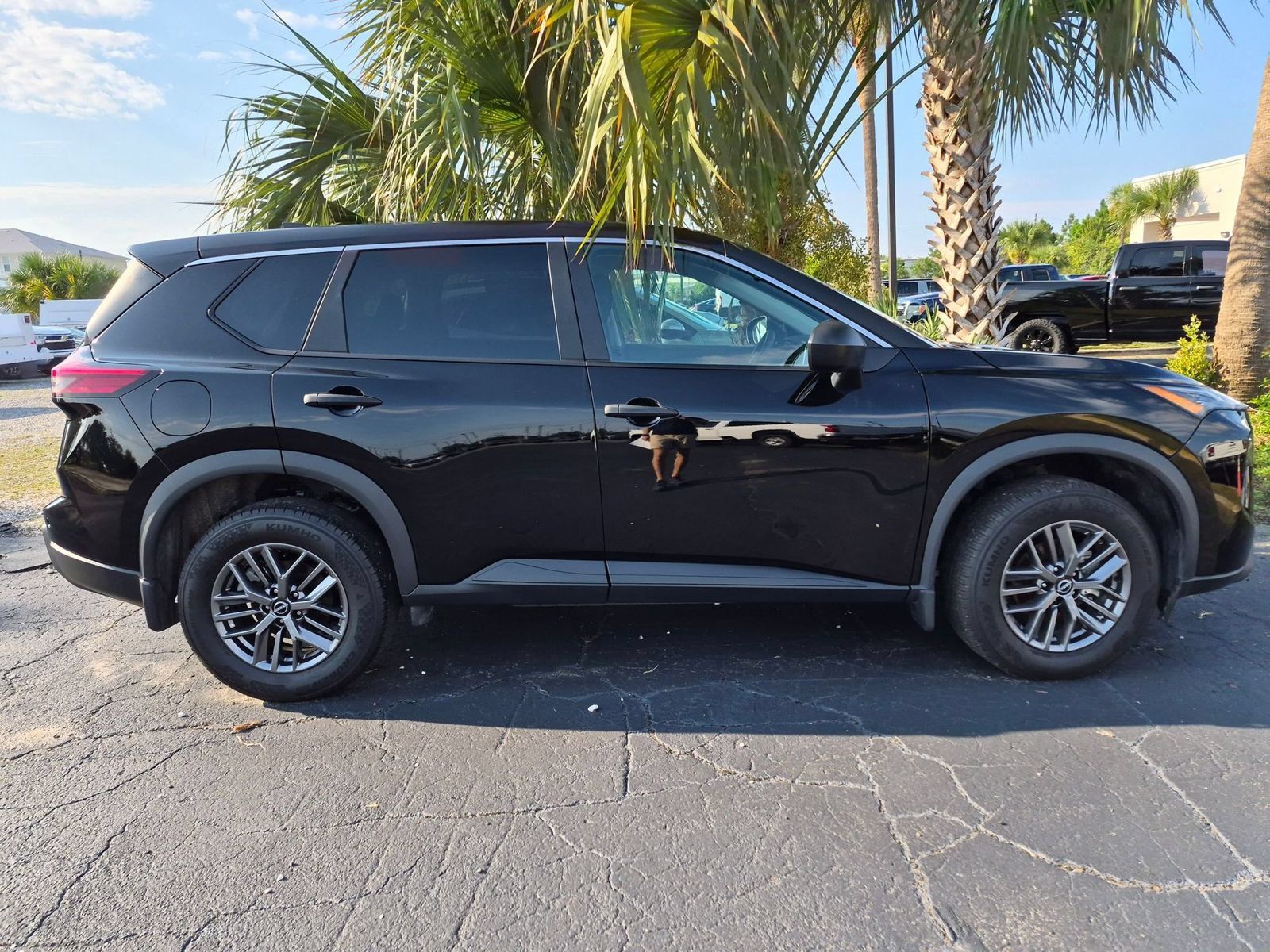 Used 2025 Nissan Rogue S FWD image 6