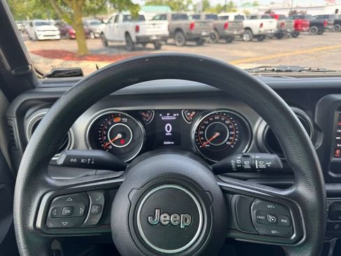 Certified 2022 Jeep Wrangler Sport AWD/4WD image 18