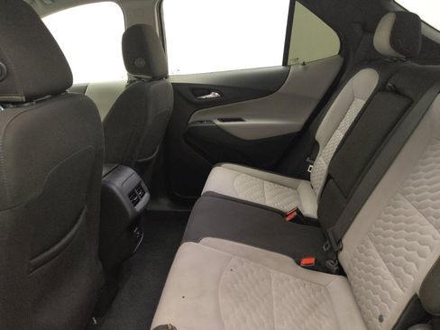 Used 2021 Chevrolet Equinox LS FWD image 18