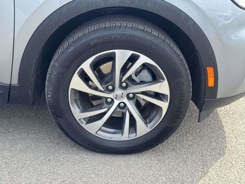 Used 2023 Buick Envision Essence image 8