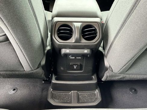 Certified 2025 Jeep Wrangler Unlimited Sahara AWD/4WD image 16