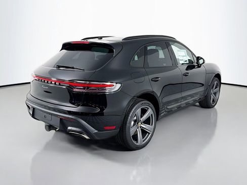 Certified 2026 Porsche Macan AWD/4WD image 9