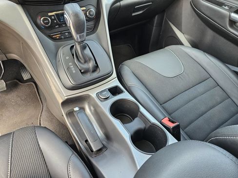 Used 2016 Ford Escape SE w/ SE Chrome Package FWD image 19