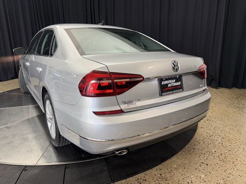 Used 2018 Volkswagen Passat 2.0T SE image 6