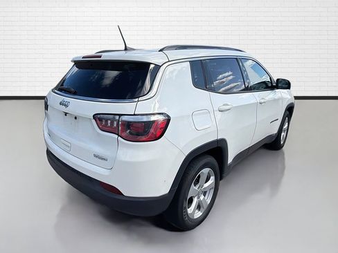 Used 2019 Jeep Compass Latitude w/ Cold Weather Group FWD image 8