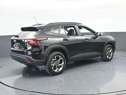 Used 2025 Chevrolet Trax LT w/ Driver Confidence Package image 6