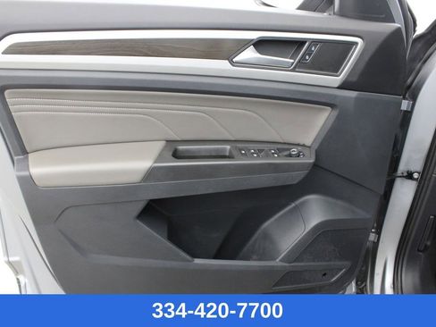 Certified 2022 Volkswagen Atlas SE image 15