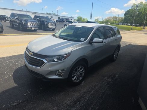 Used 2021 Chevrolet Equinox LT FWD image 1