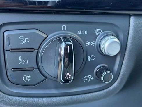 Used 2016 Audi A8 L 4.0T image 35