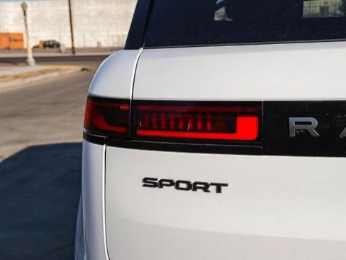 New 2025 Land Rover Range Rover Sport Dynamic SE image 13