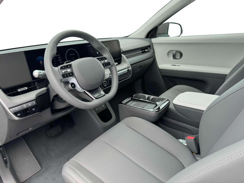 New 2025 Hyundai Ioniq 5 SEL image 14