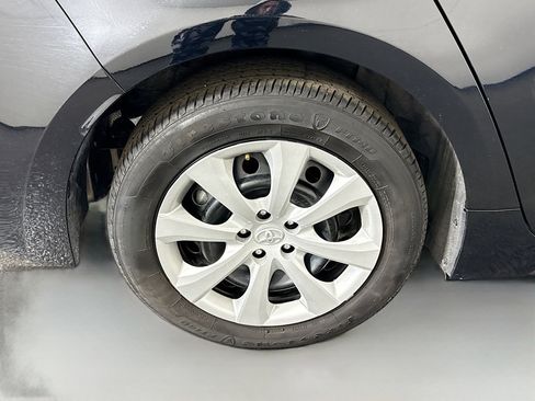 Used 2024 Toyota Corolla LE image 32