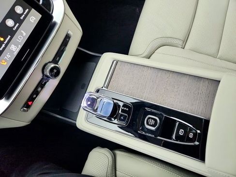 New 2026 Volvo XC90 T8 Ultra w/ Protection Package Premier image 22