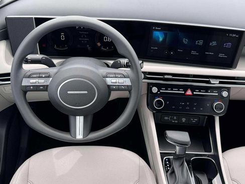 New 2026 Hyundai Tucson SEL image 13