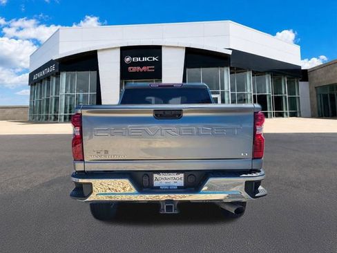 Used 2025 Chevrolet Silverado 2500 LT w/ Convenience Package AWD/4WD image 7