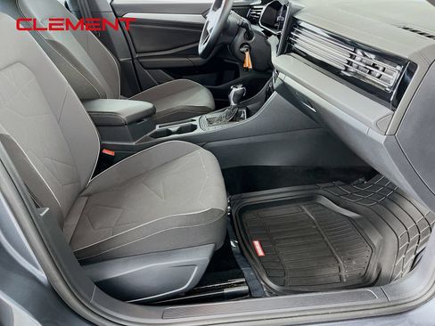 Used 2025 Volkswagen Jetta Sport FWD image 32