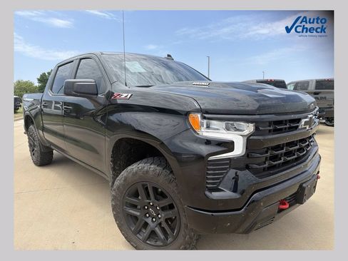 Used 2025 Chevrolet Silverado 1500 LT Trail Boss w/ Convenience Package II AWD/4WD image 1