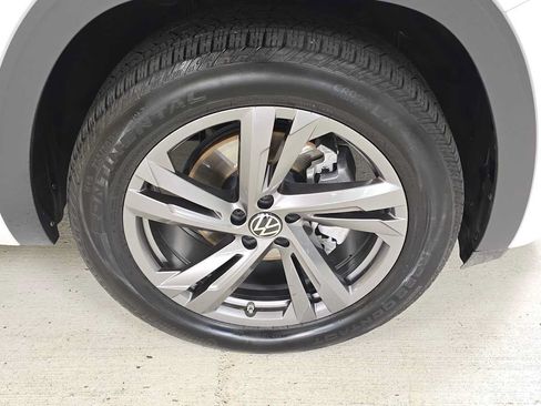 Used 2024 Volkswagen Atlas Cross Sport SEL R-Line AWD/4WD image 9