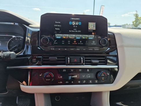 Certified 2025 Nissan Pathfinder SL AWD/4WD image 23