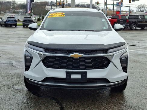 Certified 2024 Chevrolet Trax LT w/ Driver Confidence Package image 2