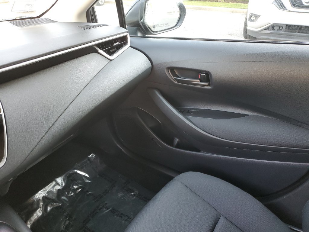 Used 2025 Toyota Corolla LE FWD image 35