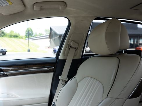 Used 2019 Genesis G90 5.0 Ultimate AWD/4WD image 4