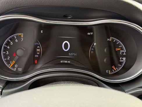 Used 2019 Jeep Grand Cherokee Limited image 16