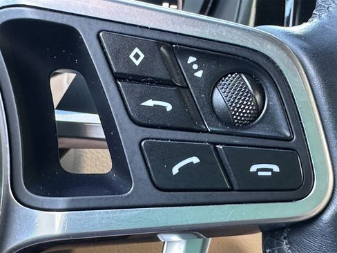 Used 2020 Porsche Cayenne image 27