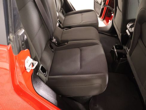Used 2022 Jeep Gladiator Sport AWD/4WD image 13