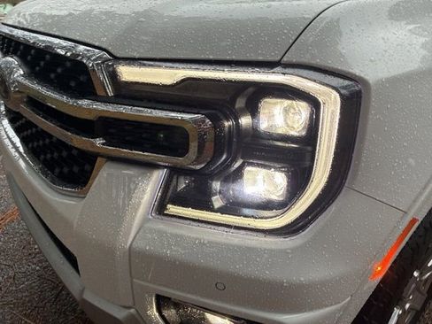 Used 2024 Ford Ranger Lariat w/ FX4 Off-Road Package image 11