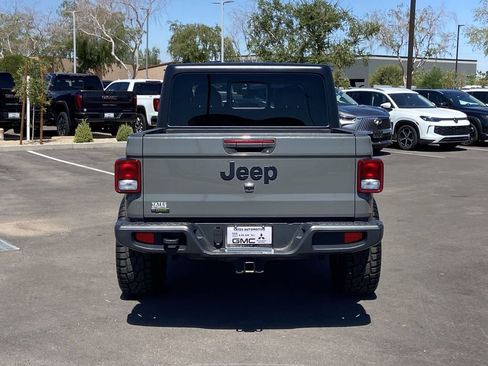 Used 2022 Jeep Gladiator Sport AWD/4WD image 5