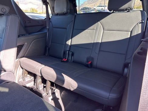 Used 2022 Chevrolet Tahoe Z71 w/ Luxury Package image 31