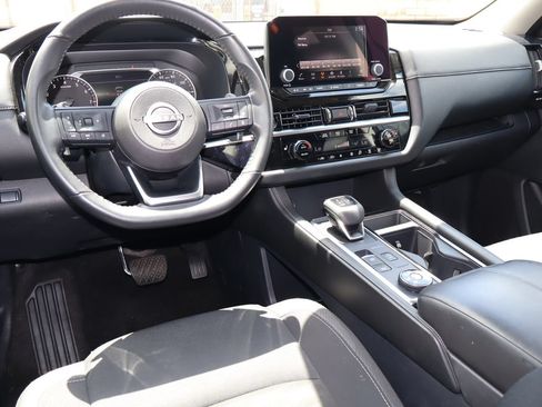 Used 2025 Nissan Pathfinder SV AWD/4WD image 4