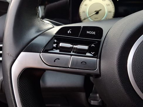 Certified 2023 Hyundai Elantra Limited FWD image 25