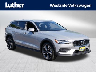 Used 2025 Volvo V60 B5 Cross Country Plus